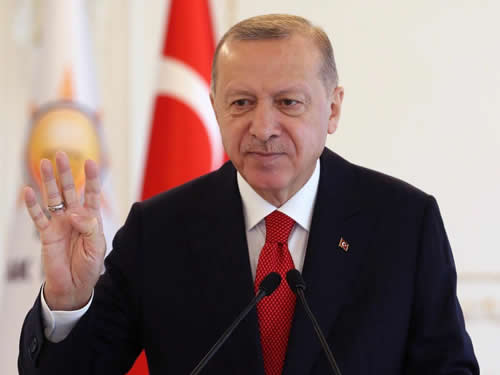 “SALGININ ÜSTESİNDEN GELEBİLMEK İÇİN MİLLETÇE ÜZERİMİZE DÜŞEN FEDAKÂRLIKLARI YAPMAMIZ GEREKİYOR”