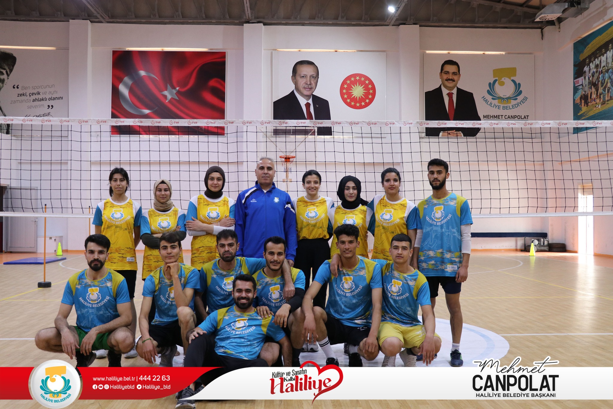 Bir 12 kişi, voleybol oynayan insanlar ve yazı görseli olabilir