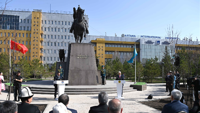 Қазақстан мен Қырғызстан президенттері Айкөл Манас ескерткішінің ашылу рәсіміне қатысты