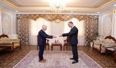 Presentation of copies of the Credentials of the Czech Ambassador