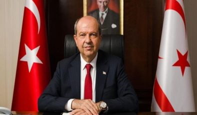 Cumhurbaşkanı Ersin Tatar, Başbakan Ünal Üstel’i tebrik etti