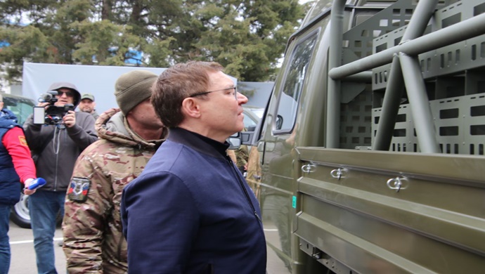 «Единая Россия» передала автомобили бойцам БПЛА Центрального военного округа