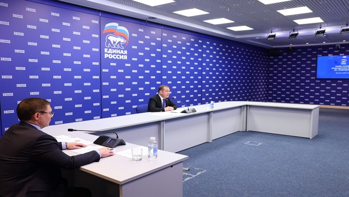Дмитрий Медведев исполнит мечту кадетов из Геническа побывать на главном военно-морском параде в Санкт-Петербурге в День ВМФ