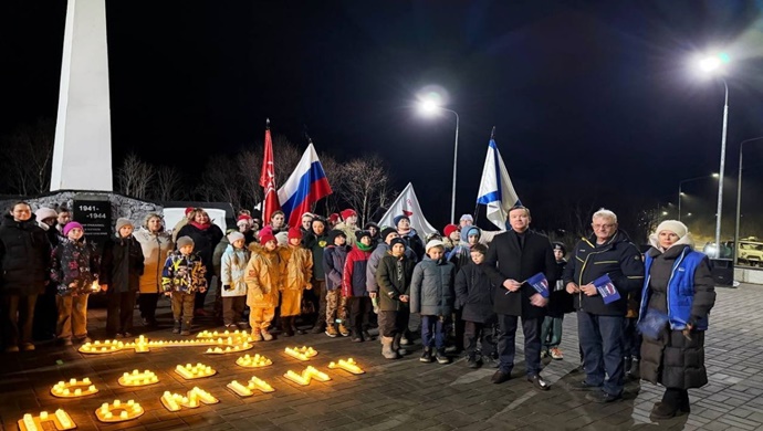 «Огненные картины» памяти: единороссы Мурманской области почтили подвиг защитников Заполярья