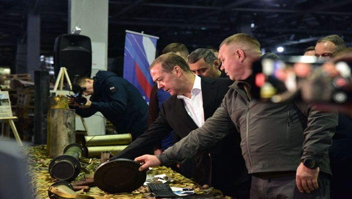 İgor Kastyukeviç, Kursk Sınır Kampı sonuçlarını Dmitri Medvedev’e sundu