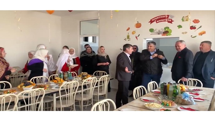 Birleşik Rusya Halk Programı kapsamında Dağıstan’daki kırsal okullarda yenilenmiş bir yemekhane hizmete açıldı