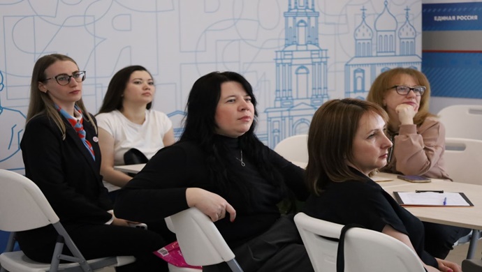 В штабе общественной поддержки «Единой России» в Рязани прошли творческий вечер и мастерская кадрового центра