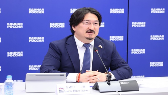 Badma Başankaev: Birleşik Rusya, sağlık hizmetlerini bürokrasiden arındırmak için sistematik olarak çalışıyor