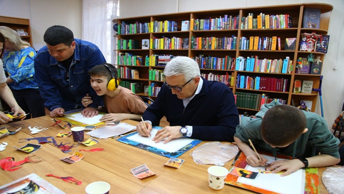 Birleşik Rusya’nın desteğiyle Astrakhan’da engelli çocuklar için bir sanat atölyesi düzenlendi