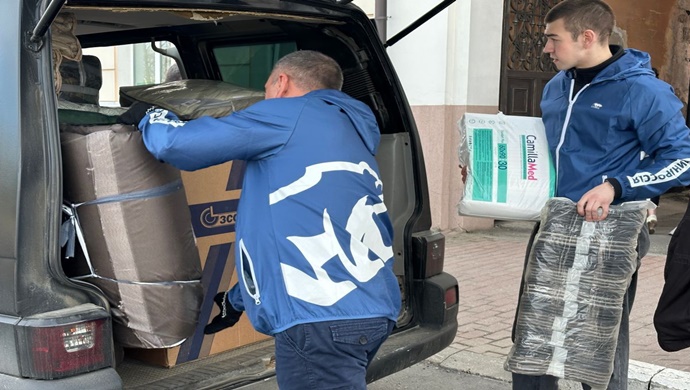 İletişim, ulaşım, ocaklar ve ilaç: Birleşik Rusya, Kuzeydoğu Askeri Bölgesi’ndeki insani yardım misyonuna devam ediyor